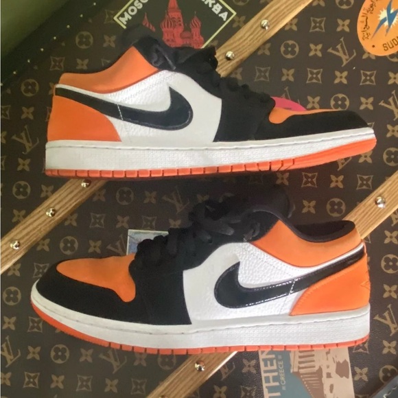 Size 11 - Jordan 1 Low Shattered Backboard 2019 - Picture 6 of 13